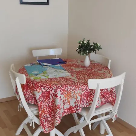 Avec Vue Sur A Granville. A 3 Min